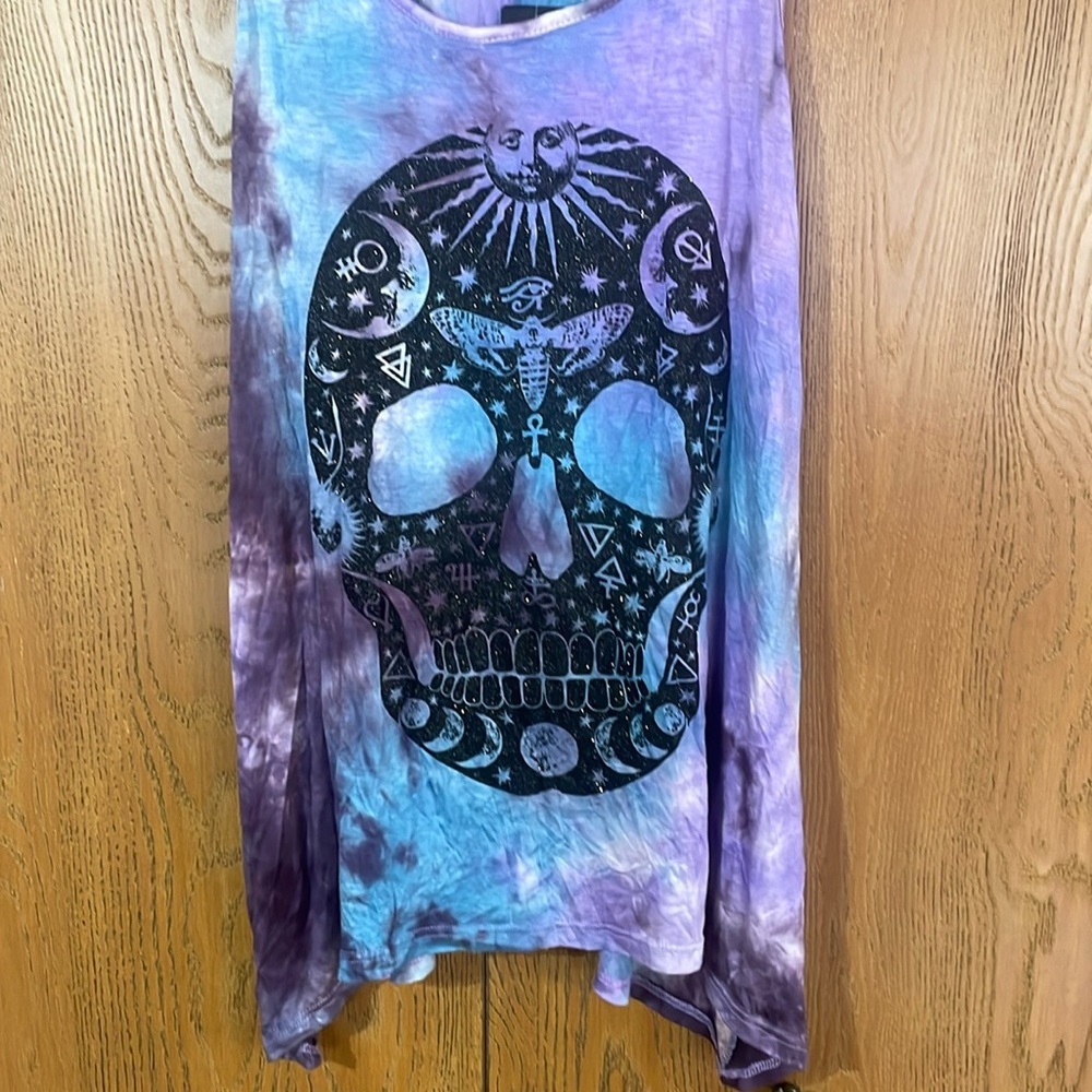 NWT - Midnight Hour - TieDye Skull Sharkbite Tank Too